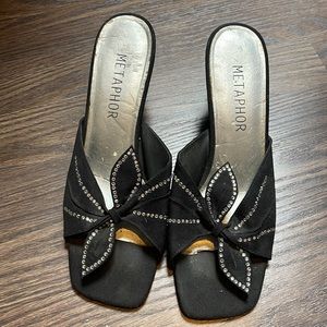 Metaphor open toe rhinestone studded twist black heels sz 9